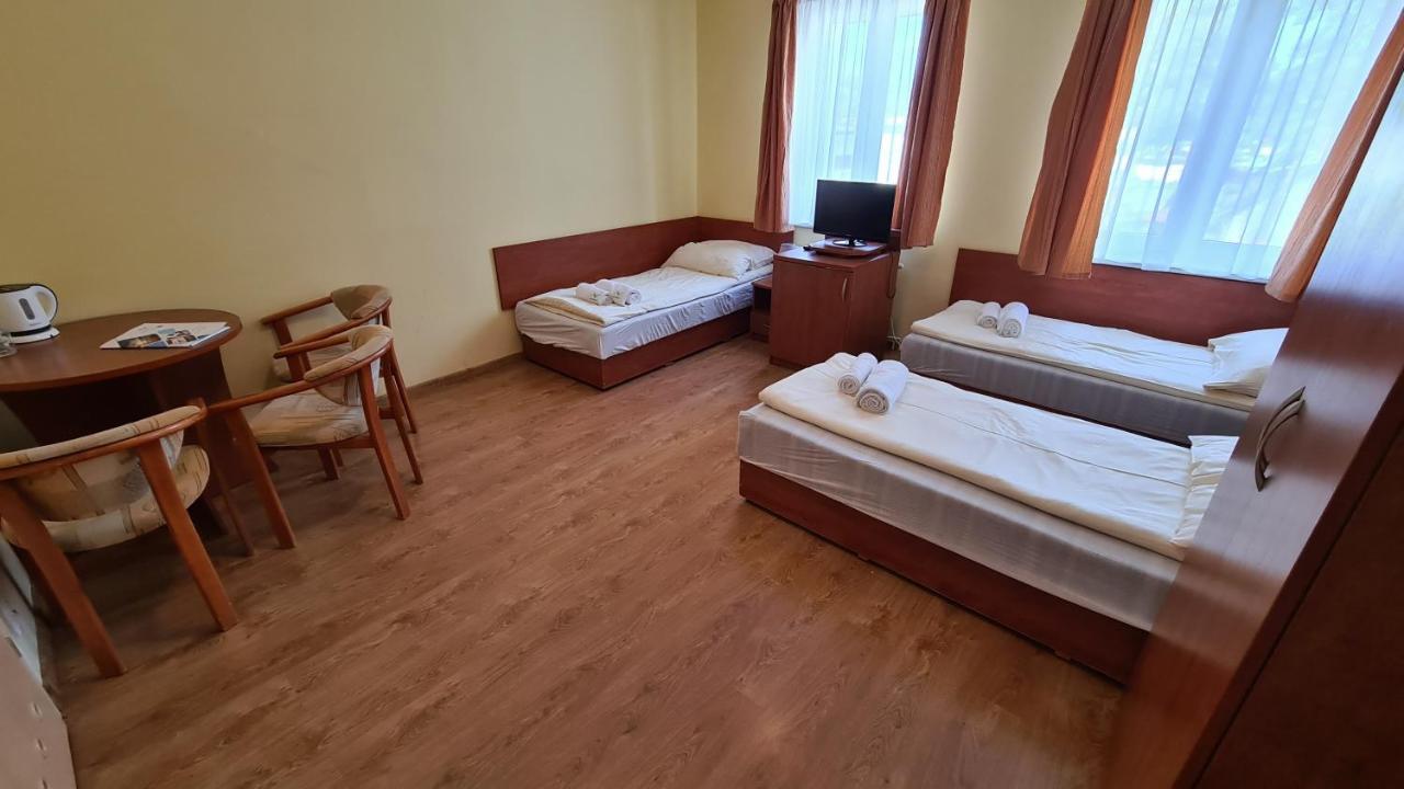 Złota Rybka Natura Tour Dziwnowek Bagian luar foto